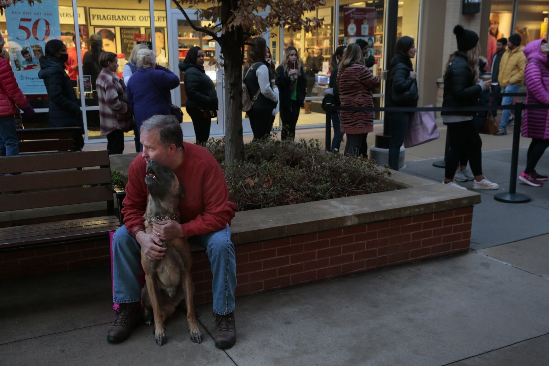Black Friday shoppers out in St. Louis
